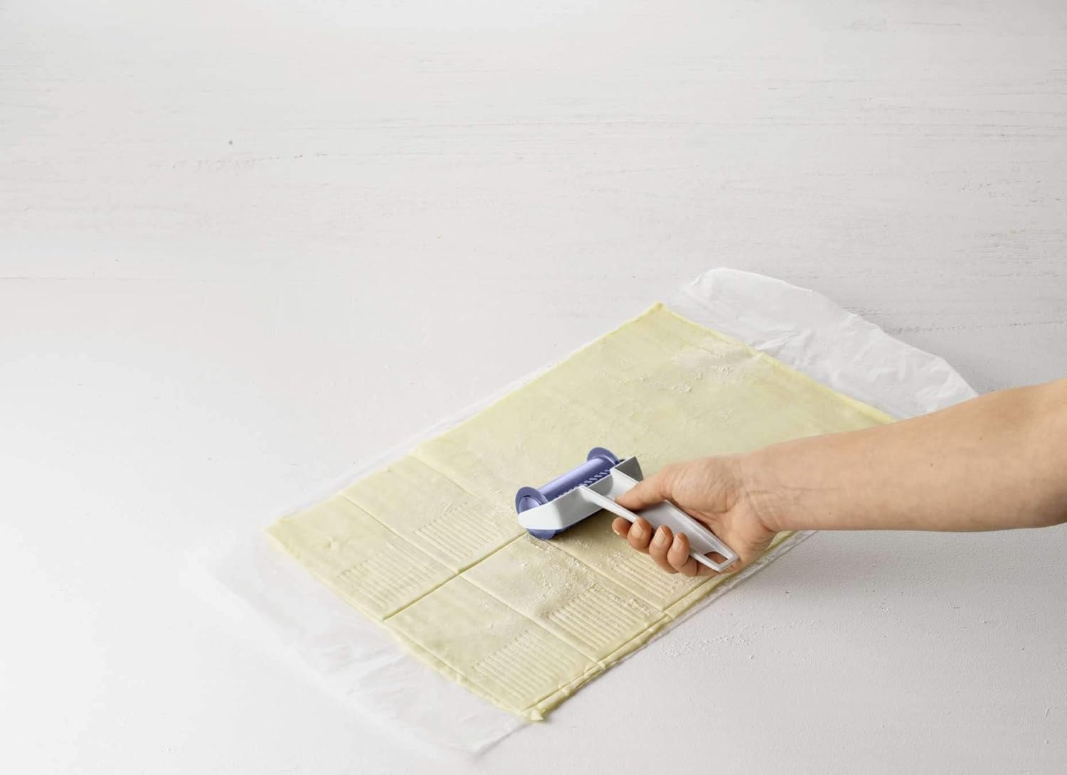Betty Bossi Jalousie Stripes Roller – Teigschneider für kreative Blätterteig-Jalousien & Apéro-Gebäck