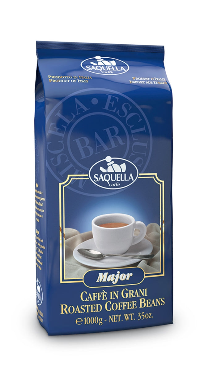 Eine Mischung aus 95% Arabica Kaffeebohnen aus den besten Plantagen Südamerikas mit aromatischen Milds aus dem Hochland verschiedener Länder Mittelamerikas. Abgerundet mit 5% der besten Robusta Bohnen von der Insel Java, erhält diese Mischung eine perfekt